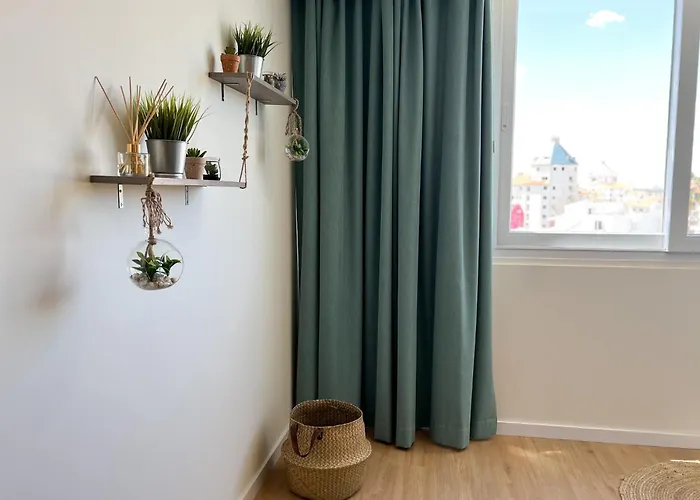 Sunset Bacara - Near Marina Apartment *